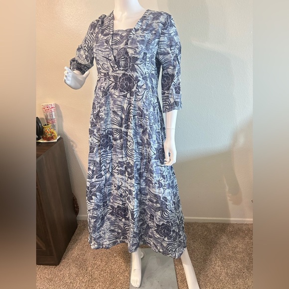 Vivían Liu Loose-Fitting Floral Patterned
Wide-Leg Dress - Picture 7 of 9